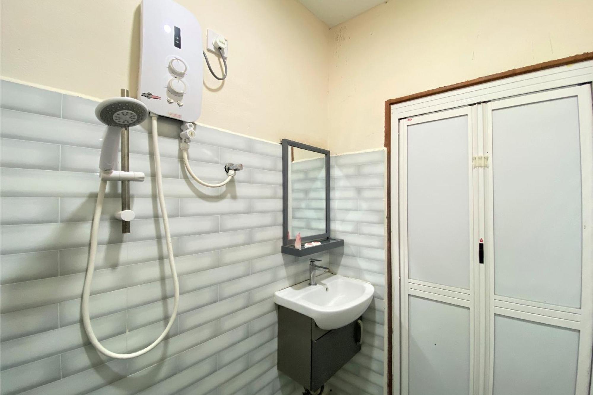 Oyo 90205 Bayu Sintok Motel Changlun Εξωτερικό φωτογραφία