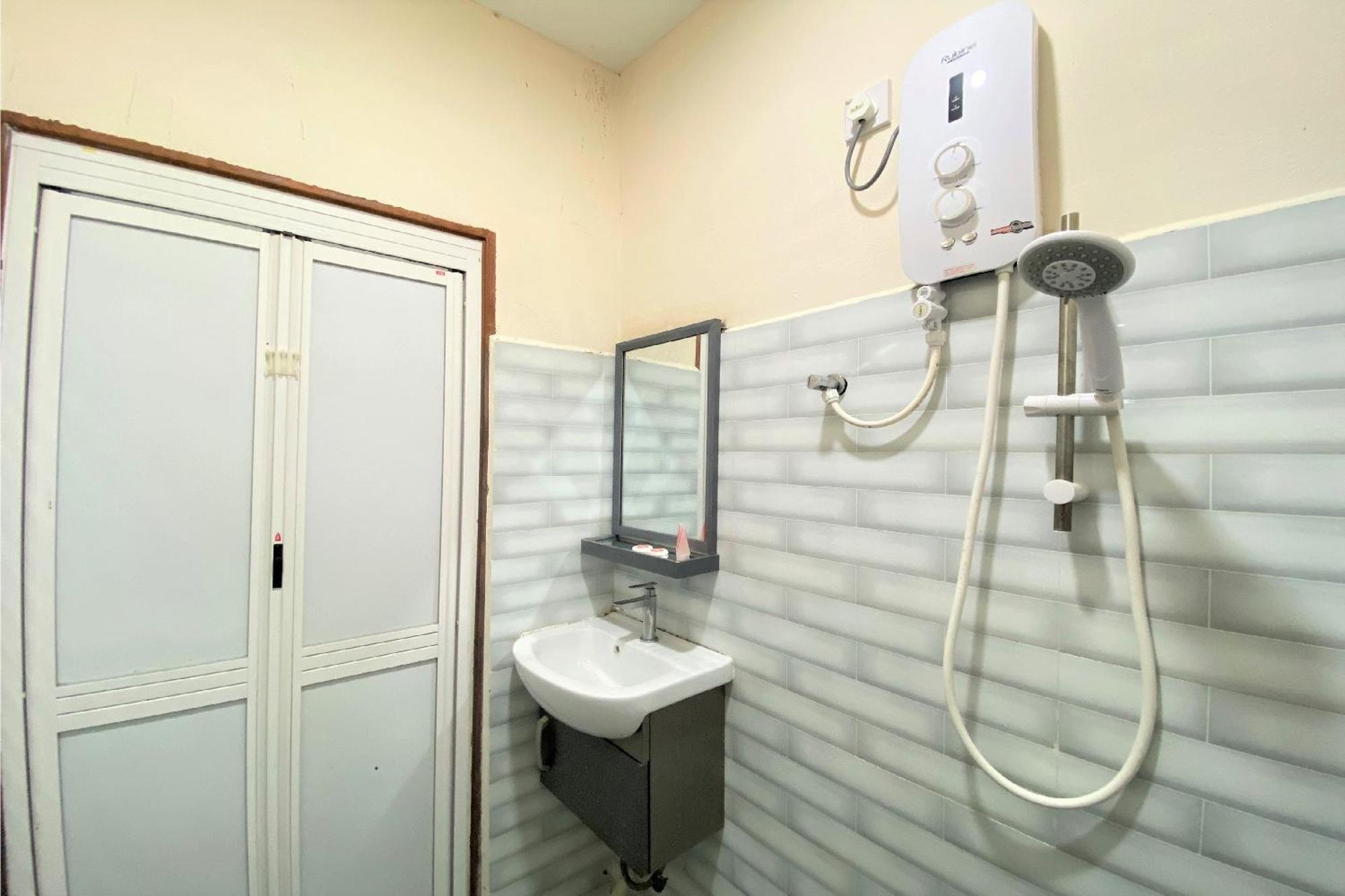Oyo 90205 Bayu Sintok Motel Changlun Εξωτερικό φωτογραφία